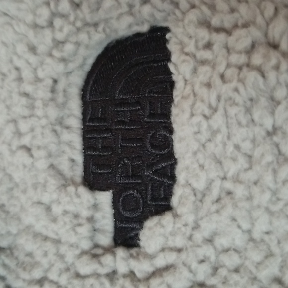The North Face Fleece Jacket - Picture 4 of 8
